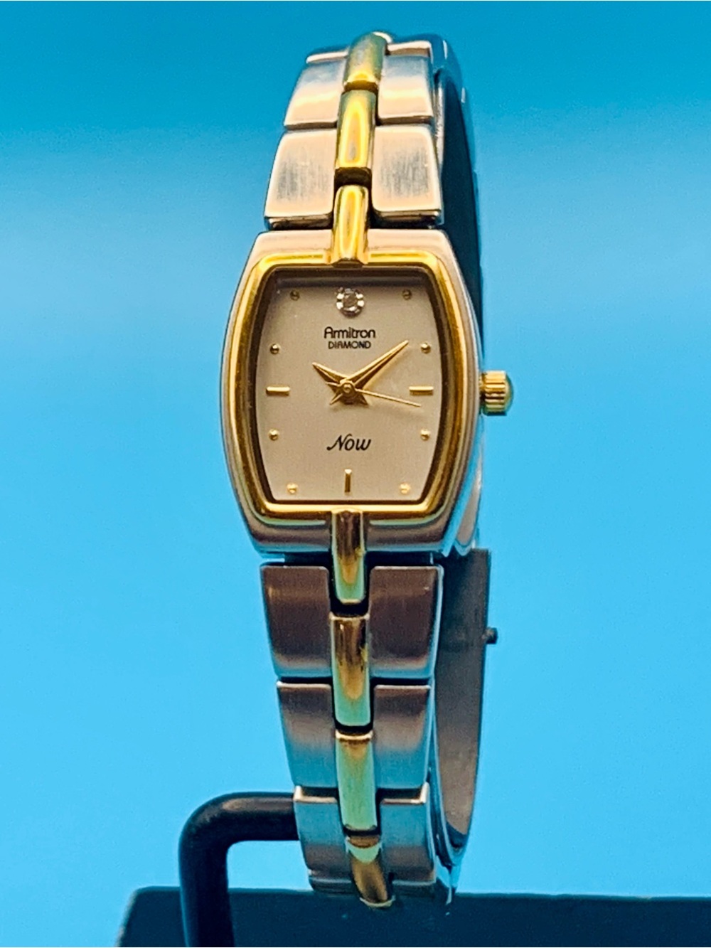 ARMITRON NOW 75/2711 Women’s Diamond Quartz Bracelet Wristwatch Working New Batt